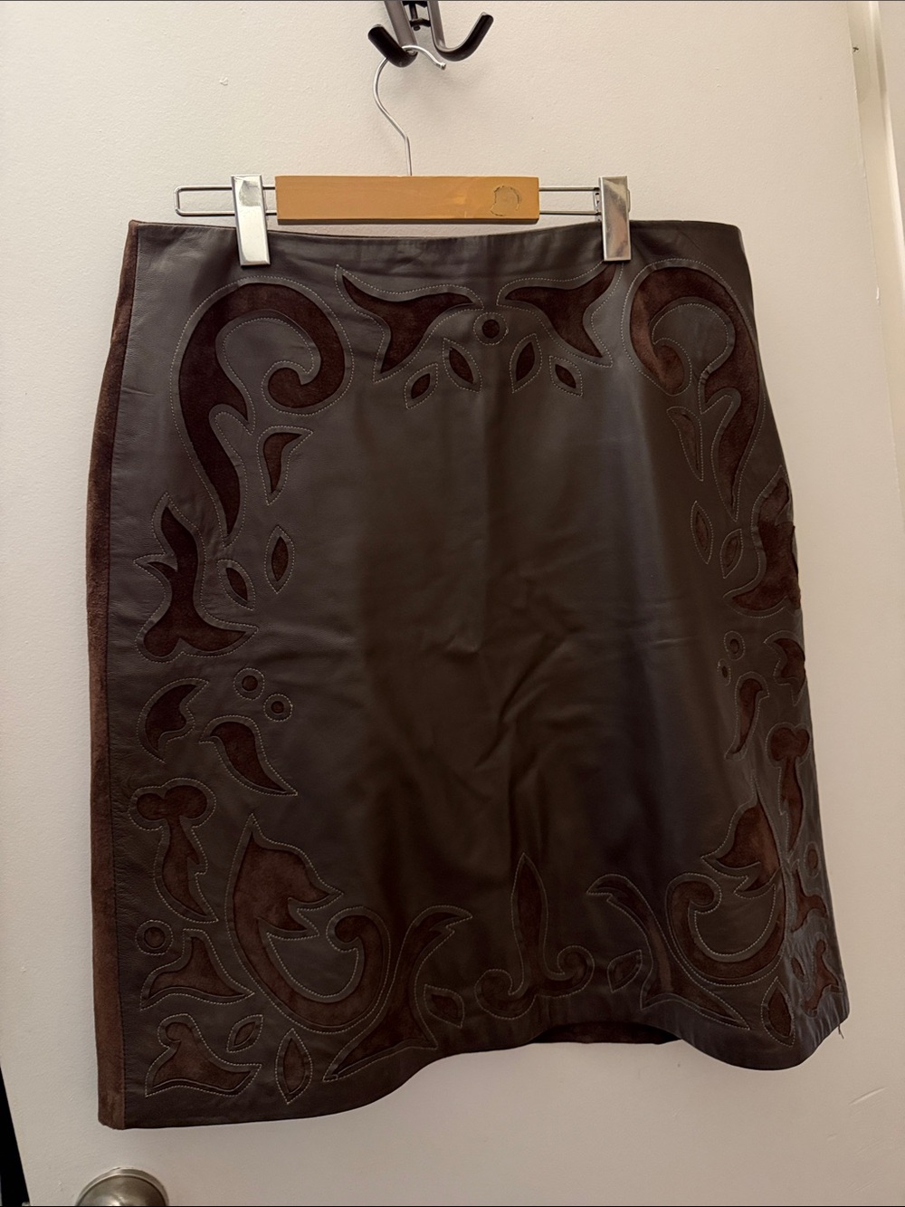 Danier Suede Brown Leather Appliqué A-Line Skirt